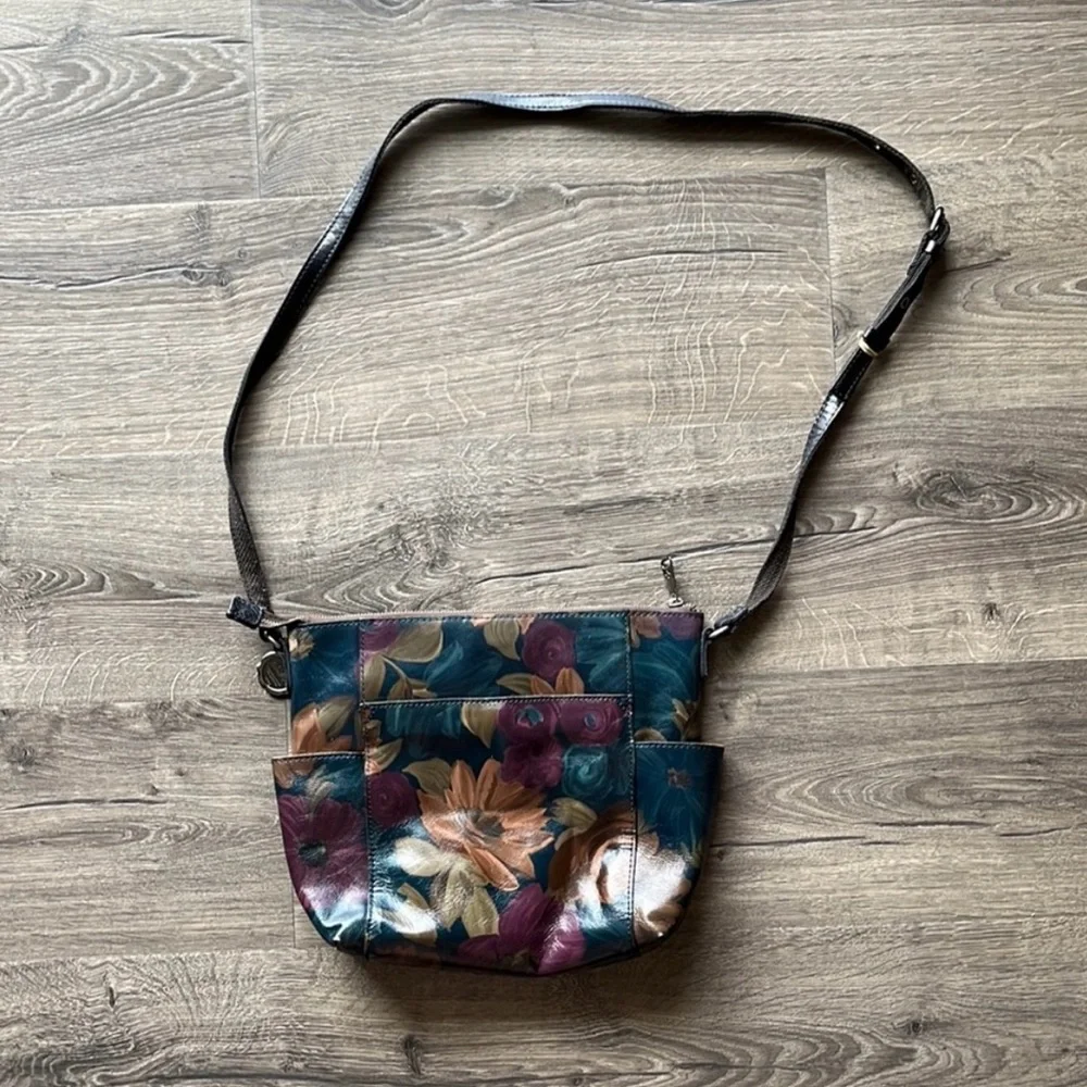 Patricia Nash Floral Crossbody Bag - Picture 10 of 17
